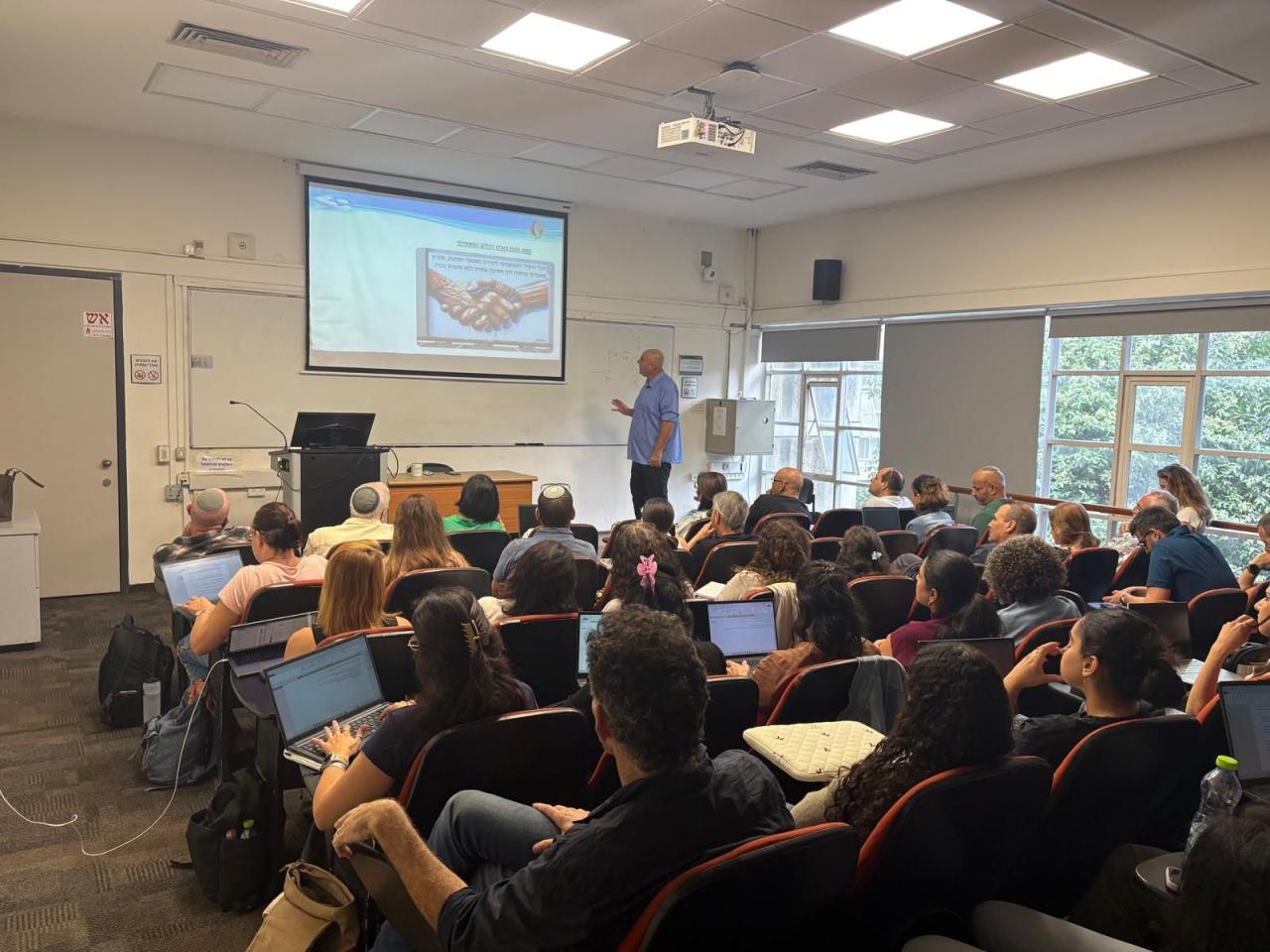 התוכנית לניהול ויישוב סכסוכים ומו"מ